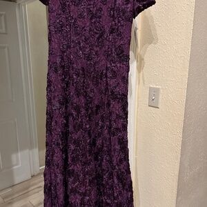 NWT Alex Evening formal gown size 8 in color eggplant.